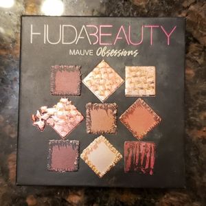 Huda Beauty mauve obsessions